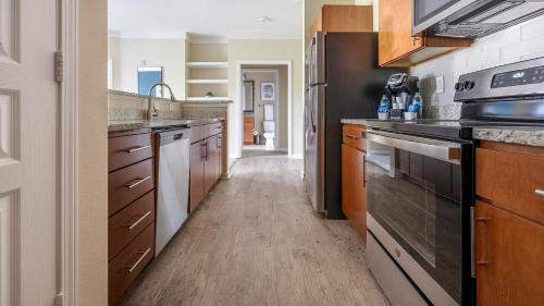 Paw Creek Apartment | Landing Apartments - Celsius