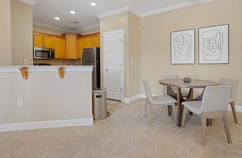 Greensboro Apartment | Landing at The Plantation at Pleasant Ridge - 2 Bedrooms in Downtown Greensboro