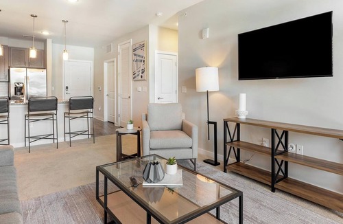 Huntersville Apartment | Landing | Beautiful 1BD, Clubhouse, Gym
