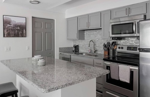 Green Hills Apartment | Landing | Beautiful 1BD, Gym, Pool