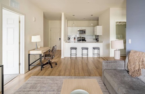 Bellview Apartment | Landing | Beautiful 2BD, Pool, Gym