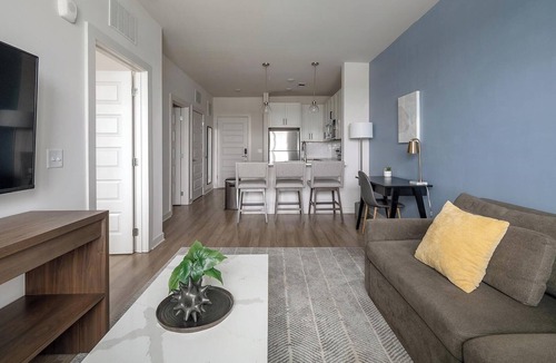 Downtown Knoxville Apartment | Landing | Chic 1BD, Game Room, Gym