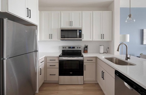 Downtown Knoxville Apartment | Landing | Chic 1BD, Game Room, Gym