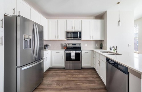Knoxville Apartment | Landing | Chic 1BD, Gym, Clubhouse