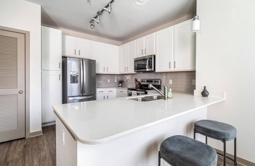 Knoxville Apartment | Landing | Chic 1BD, Gym, Clubhouse