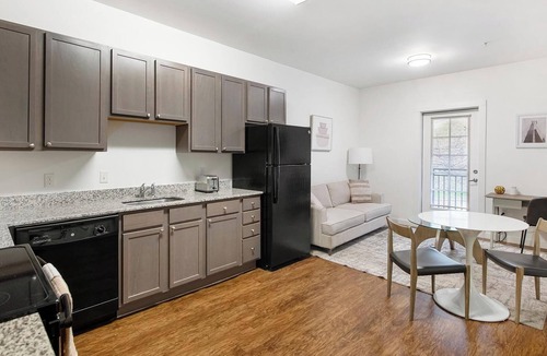 Church Hill Apartment | Landing | Chic 1BD, Pool, Clubhouse