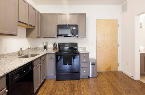 Church Hill Apartment | Landing | Incredible 1BD, Rooftop Lounge