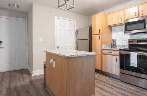 Eureka Apartment | Landing | Incredible 2BD, Pool, Clubhouse