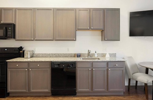 Church Hill Apartment | Landing | Incredible Studio, Clubhouse, Courtyard