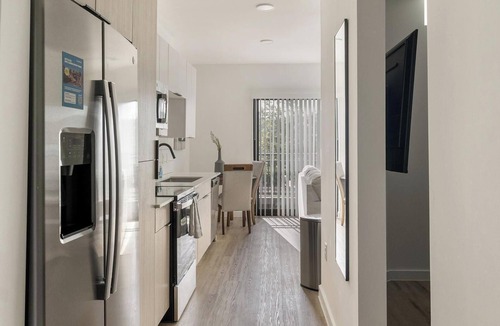 Chapel Hill Apartment | Landing | Incredible Studio, Gym, Courtyard