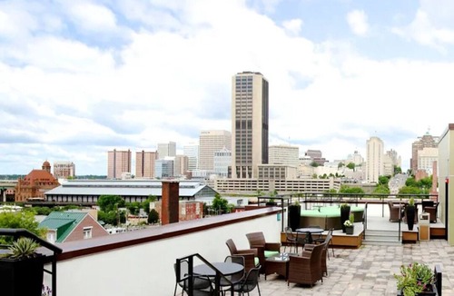 Church Hill Apartment | Landing | Modern 1BD, Gym, Courtyard