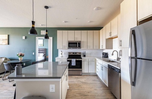 Kenton Apartment | Landing | Modern 2BD, Pool, Yoga Studio