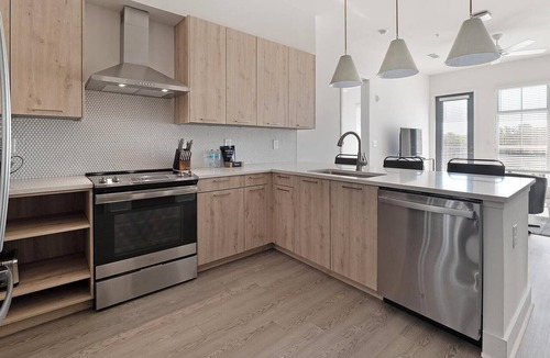 Crestline Heights Apartment | Landing | Spectacular 2BD, Clubhouse, Gym