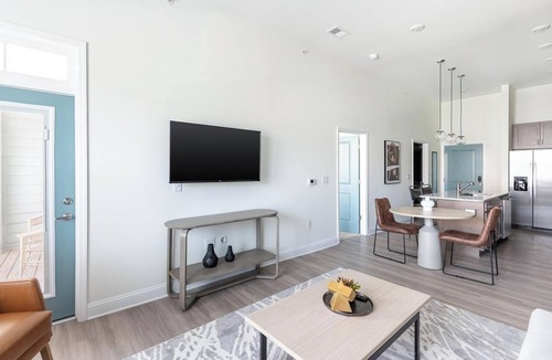 Wilmington Apartment | Landing | Spectacular 1BD, Gym, Pool