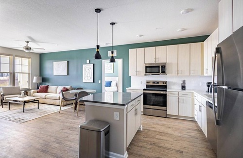 Kenton Apartment | Landing | Spectacular 2BD, Yoga Studio, Clubhouse