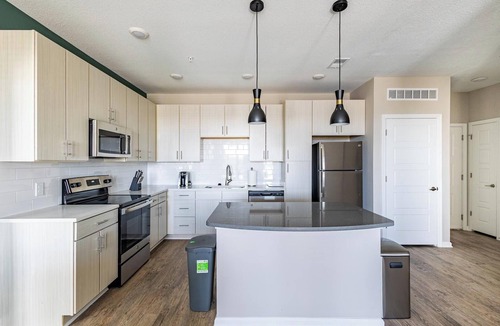 Kenton Apartment | Landing | Spectacular 2BD, Yoga Studio, Clubhouse
