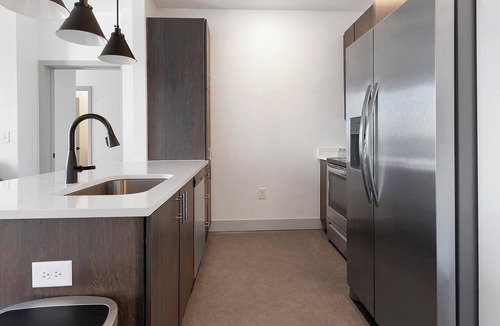 Richmond Apartment | Landing | Spectacular 2BD, Pool, Gym