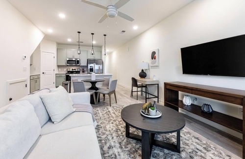 Wilmington Apartment | Landing | Spectacular 3BD, Yoga Studio, Clubhouse