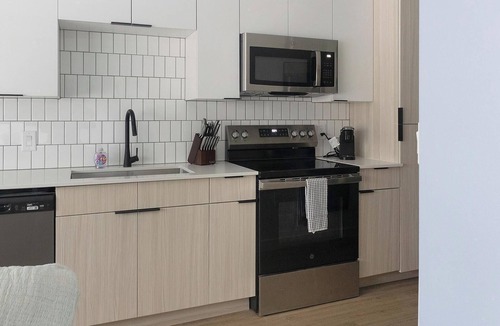 Chapel Hill Apartment | Landing | Spectacular Studio, Courtyard, Gym