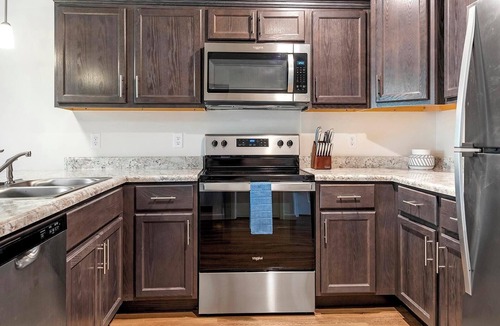 Lyman Apartment | Landing | Stunning 1BD, Clubhouse, Pool