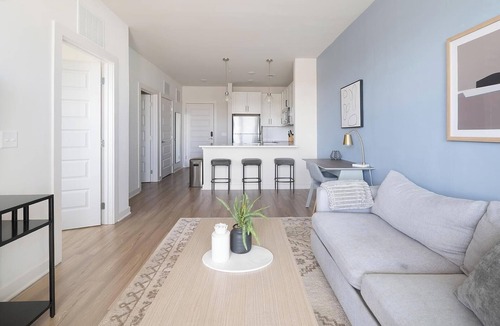 Downtown Knoxville Apartment | Landing | Stylish 1BD, Gym, Pool