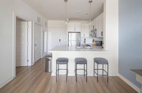 Downtown Knoxville Apartment | Landing | Stylish 1BD, Gym, Pool