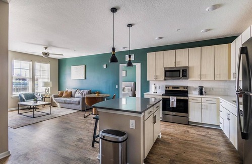 Kenton Apartment | Landing | Stylish 2BD, Pool, Clubhouse