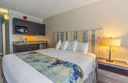 Myrtle Beach House | Landmark Resort King Suite Unit 716 Beautifully Renovated Sleeps 4