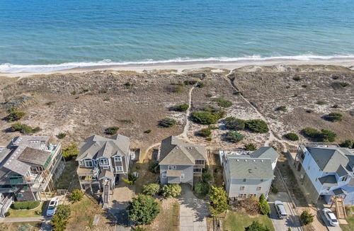 Waves House | Lands End: Dog Friendly | Private Pool | Private Hot Tub | Oceanfront