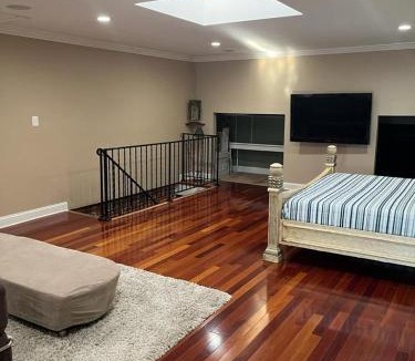 Le Droit Park Apartment | Large 2Level 3BR, 3BA Condo with free parking near Downtown Washington DC