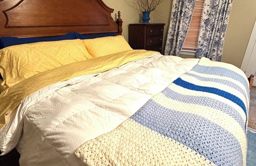 Chaplin House | Large Bourbon Trail Vintage Farmhouse – Hot Tub, Gift shop, Golf Range & Animals