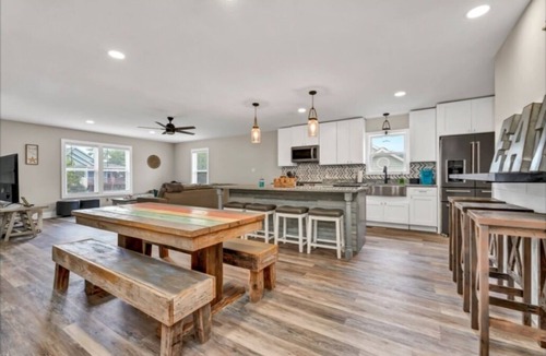 Tranquil Harbour House | Large newly renovated family home. Sleeps 15. Walking distance to everything.