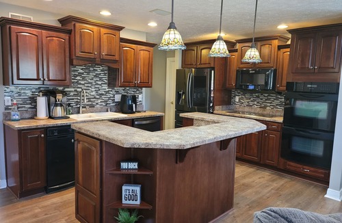 Shepherdsville House | Large Private Home close to Bourbon Trail!/POOL/Free Firewood/Parks/Close to I65