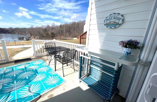 North Shore Condo | LAST MINUTE VACATION? JULY 20-JULY 22. LOW RATES.