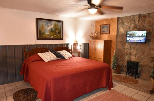 Woodbine Ski Chalet | Laurel Lake Cabins
