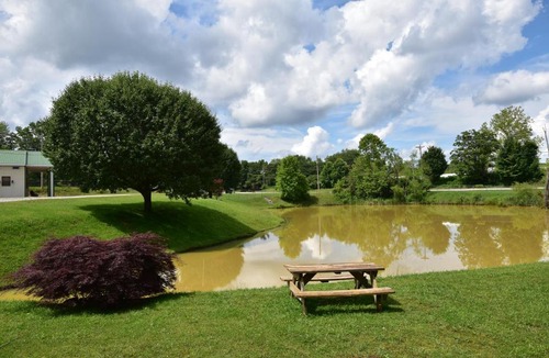 Woodbine Hotel | Laurel Lake Cabins