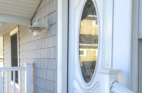 Ortley Beach House | Lavallette BEACH BLOCK Sleeps 7, C-AC, Walk to SHOPS, 9 Houses from BEACH!