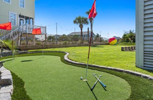 Oak Island House | LayLow Oceanview House , Hot Tub, Arcade & Golf