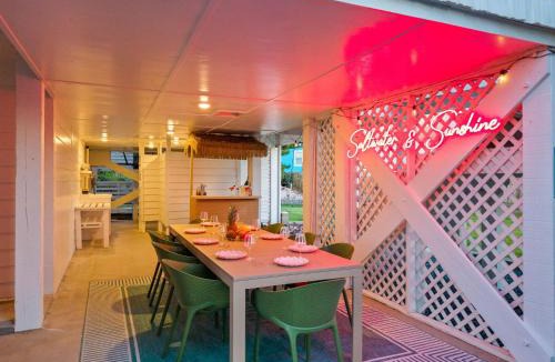 Oak Island House | LayLow Oceanview House , Hot Tub, Arcade & Golf