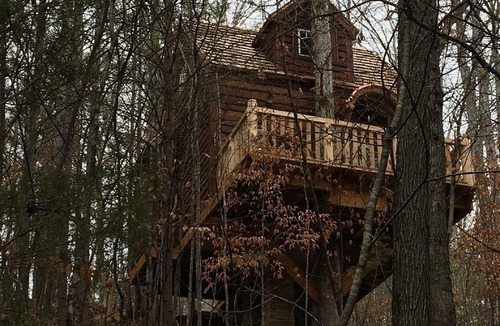 Chickamauga Cottage | Le Petit Chateau Treehouse at Candlelight Forest Resort