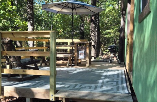 Jay Cabin | Leaning Tree Woods Cabin. Isolated area near Grand Lake.