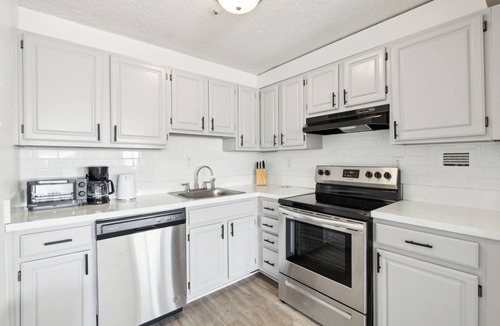 Richmond Apartment | Legacy at Imperial Village 418 I 2 Bed 1 Bath