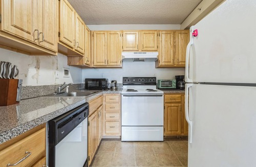 Richmond Apartment | Legacy at Imperial Village 417 I 2 Bed 2 Bath