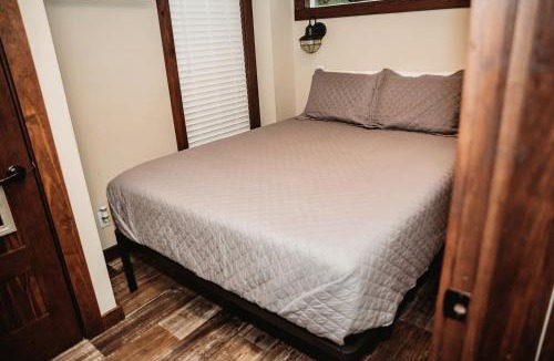 Monteagle House | Leprechaun Lodge at The Retreat at Deer Lick Falls in Tennessee