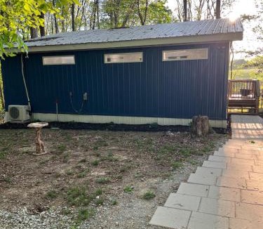 Byrdstown House | Lil' Blue Studio Home Near Livingston and Byrdstown, Tennessee and Dale Hollow Lake