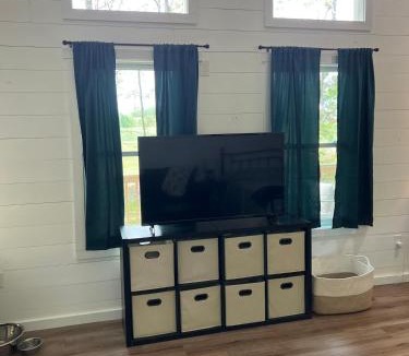 Byrdstown House | Lil' Blue Studio Home Near Livingston and Byrdstown, Tennessee and Dale Hollow Lake