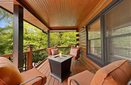 Sugar Mountain Cabin | Little Heaven-one level! hot tub, multi games, pets allowed, Sugar Mountain