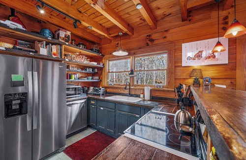 Mentone Cabin | Little River Family Retreat 5 king suites, 4.5 BA, walking trail, creek, private