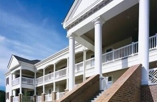Williamsburg Condo | Located in the Heart of the Williamsburg!