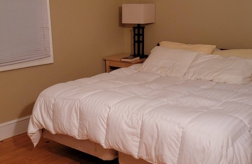 Crab Orchard Cabin | Located minutes from golf & a nature reserve, stay in a private 5 acre oasis